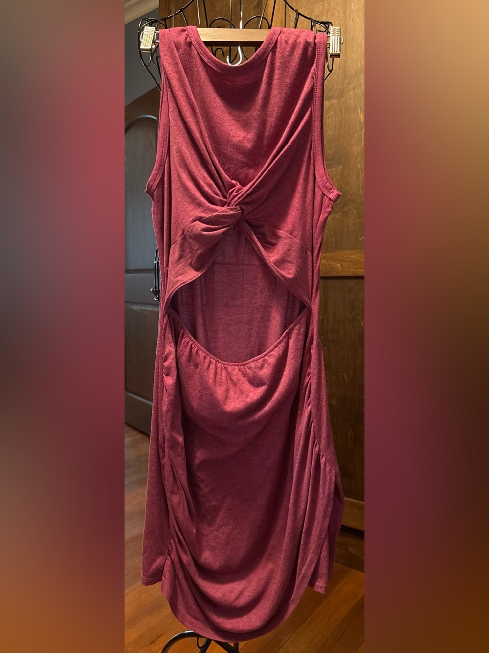 Sleeveless Twist Open-Dress in Wine